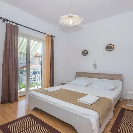 Apartment Frane *