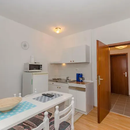 Apartment Frane