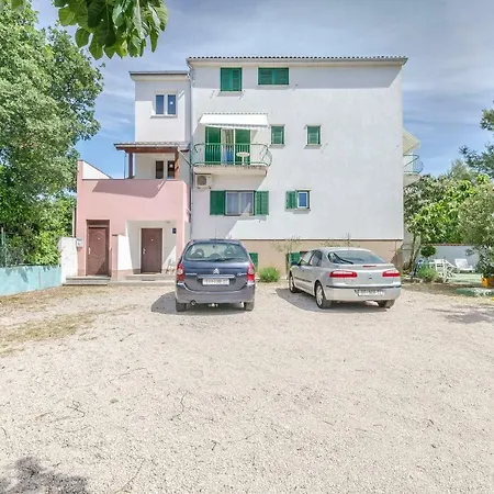 Frane Apartment