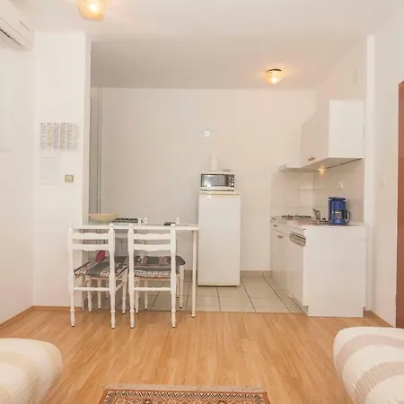Frane Apartment